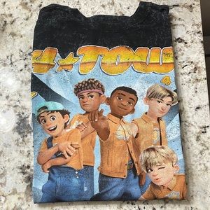 4Town Pixar Disney Turning Red Tour Shirt